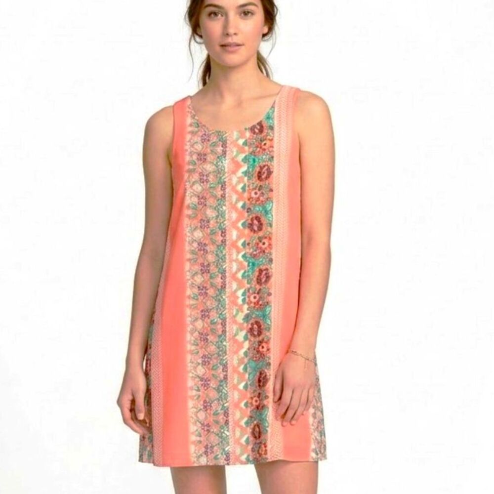 Everly Women’s Sleeveless Round Neck Peach Floral Shift Dress Size M